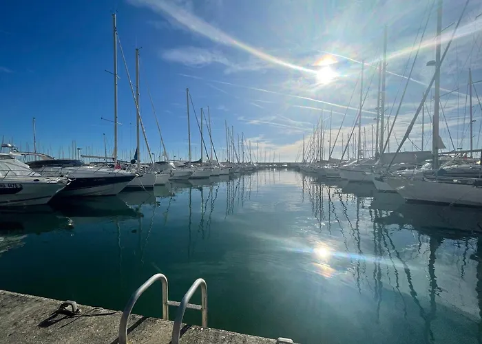 Superbe Appartement En Bord De Mer, Pres Du Centre Et Des Plages