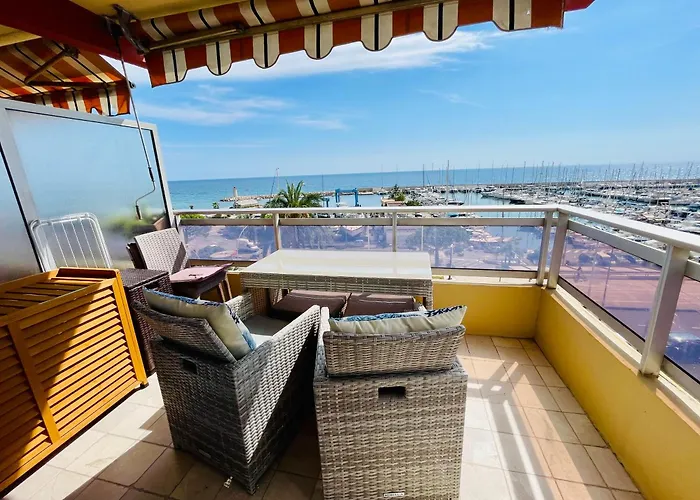 Superbe Appartement En Bord De Mer, Pres Du Centre Et Des Plages