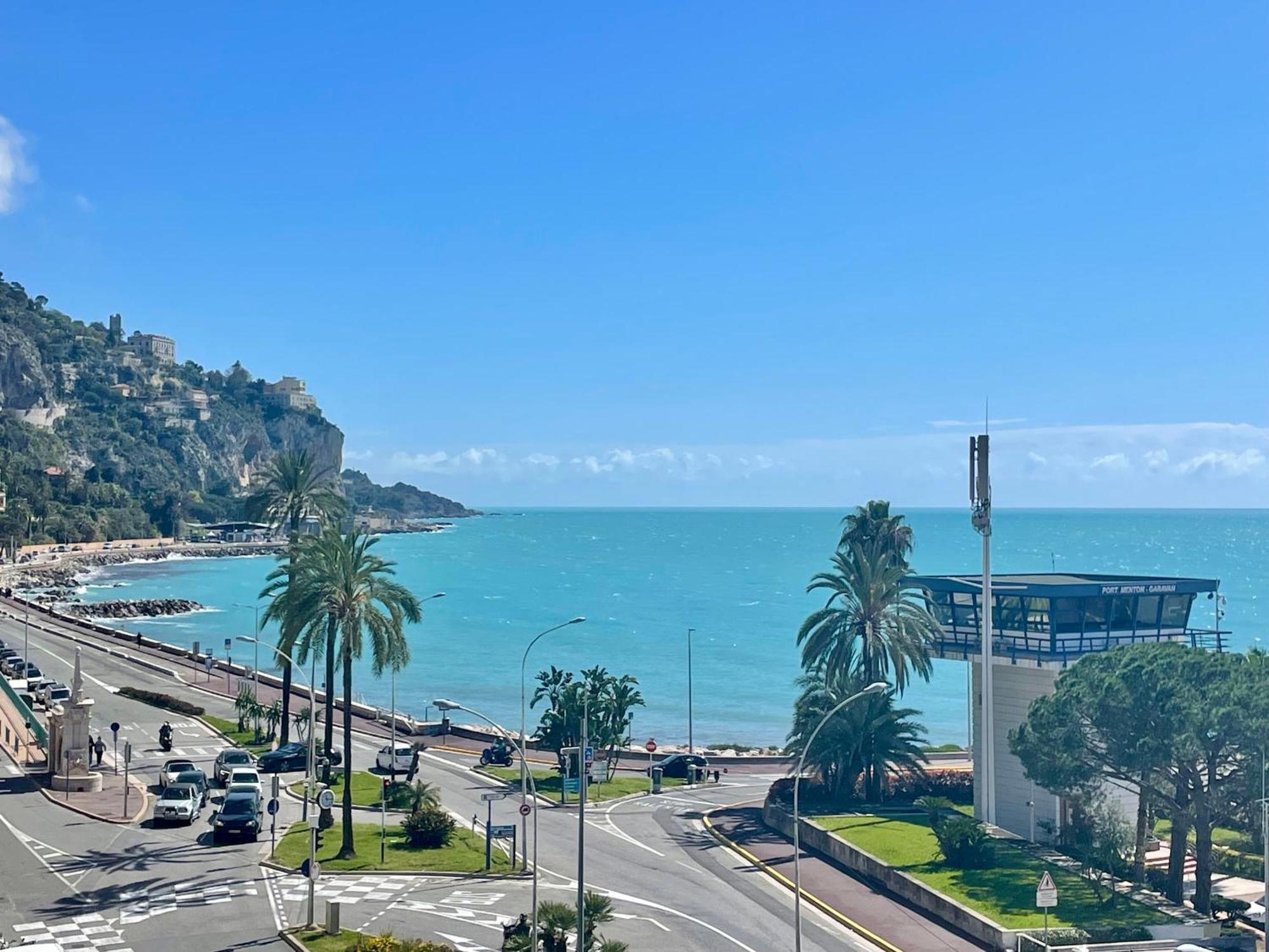 Apartment Superbe En Bord De Mer, Pres Du Centre Et Des Plages *