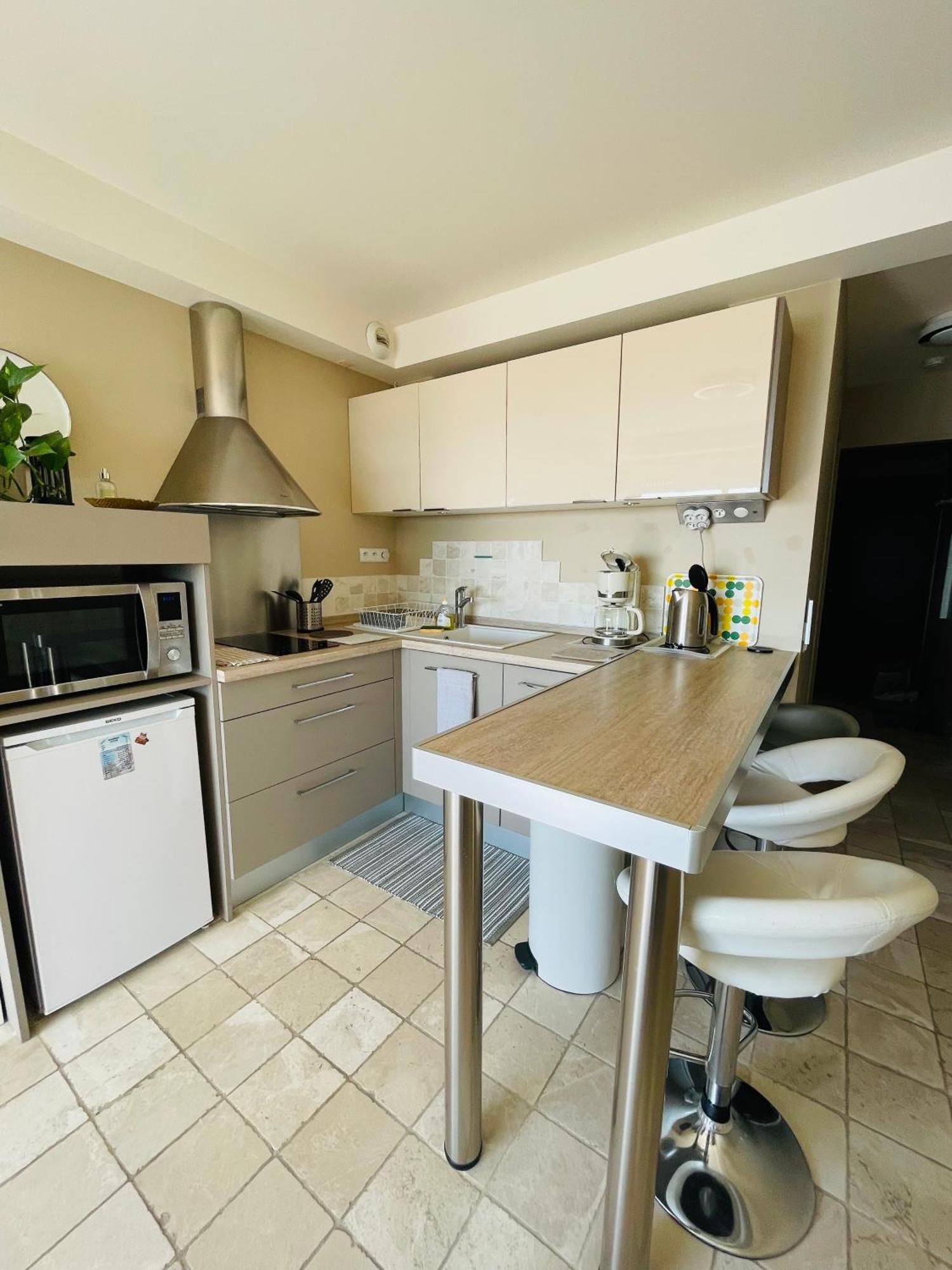 Apartment Superbe En Bord De Mer, Pres Du Centre Et Des Plages *